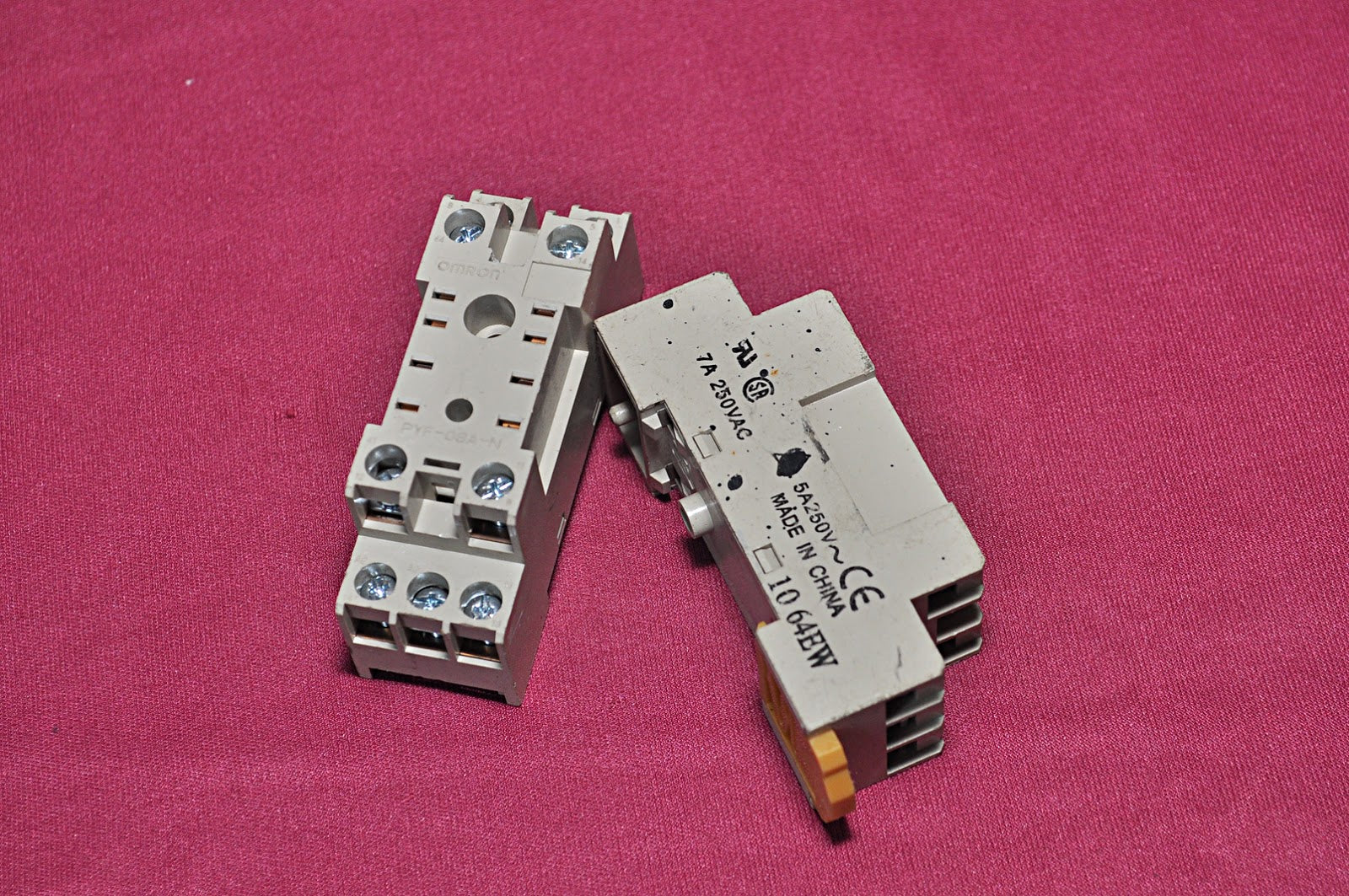 Omron Pyf08A-n Relay Coil Socket