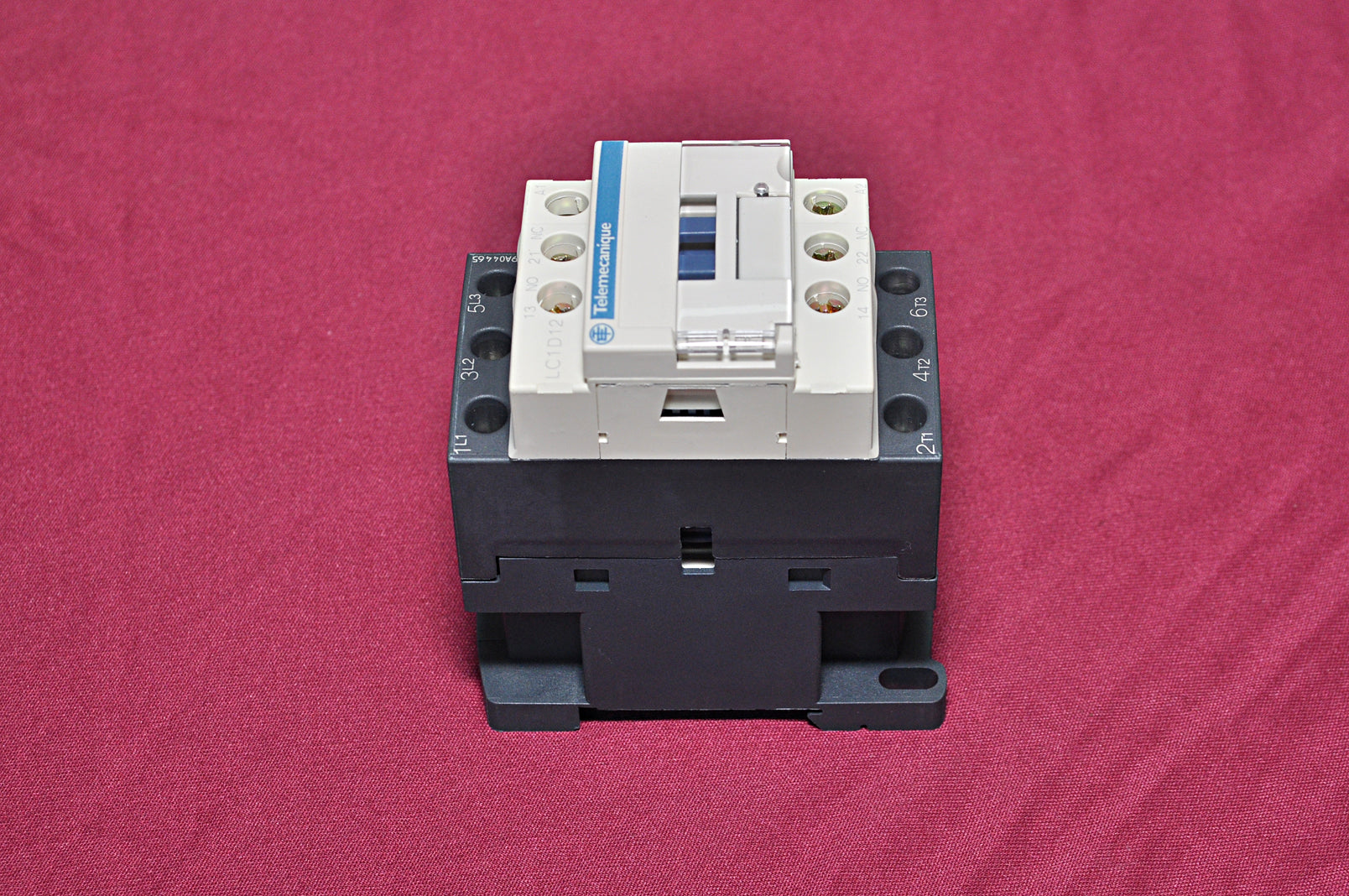 Telemecanique/square D/schneider electric lc1d12f7 contactor