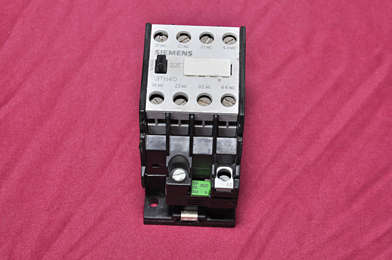 Siemens 3th4022-0a control relay