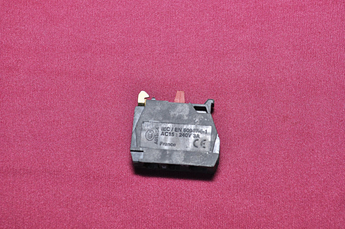 Telemecanique Schneider Electric Zbe-102 Contact Block