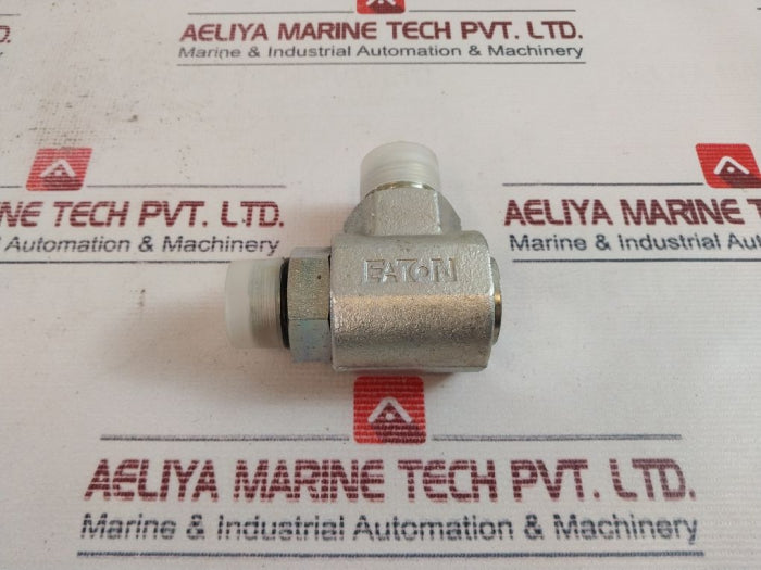 Eaton 7804666 90° Degree Elbow Bulkhead Adapter