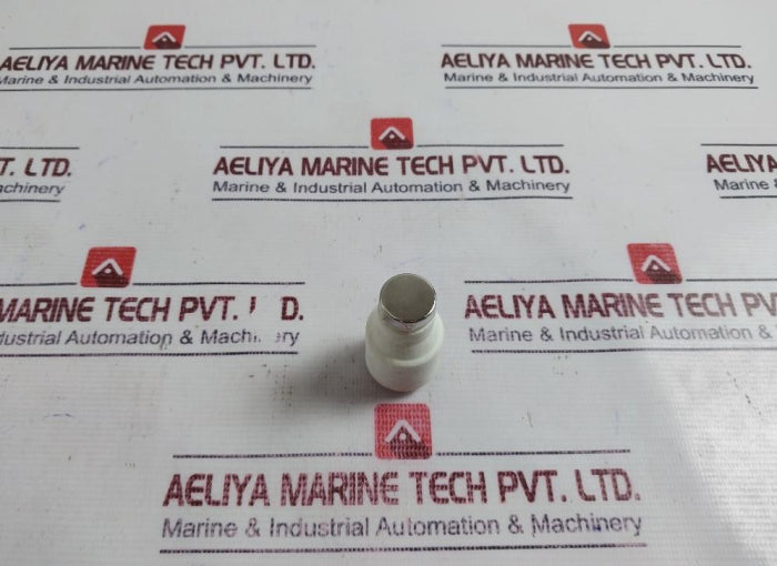 Eia Diii E33 Bottle Fuse E33 Thread Size 500V Ac