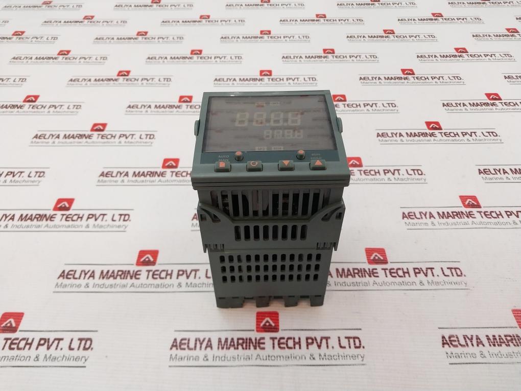 Eurotherm 2404/P4/Vh/H6/Xx/Xx/Rf/Xx/Xx/Xx/Eng/Xxxxx/Xxxxxx/ Temp Controller