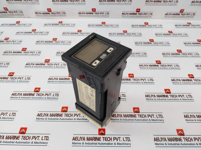 Eurotherm 818S Digital Temperature Controller 100-240Vac +10%-15% 48-62Hz 8.5W