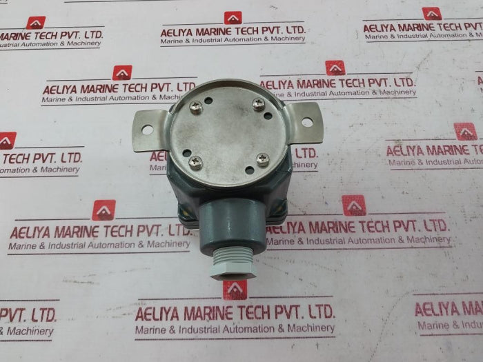 Fuji Electric Ar22F0R Control Push Button Pilot Light 250V 6A A600 R300