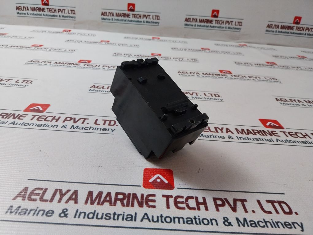 Fuji Electric Ea32 Auto Breaker 2P 15A Ac250V – Aeliya Marine