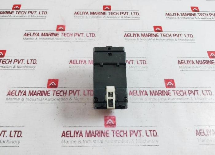 Fuji Electric Ea32 Auto Circuit Breaker Ac220V 2.5Ka