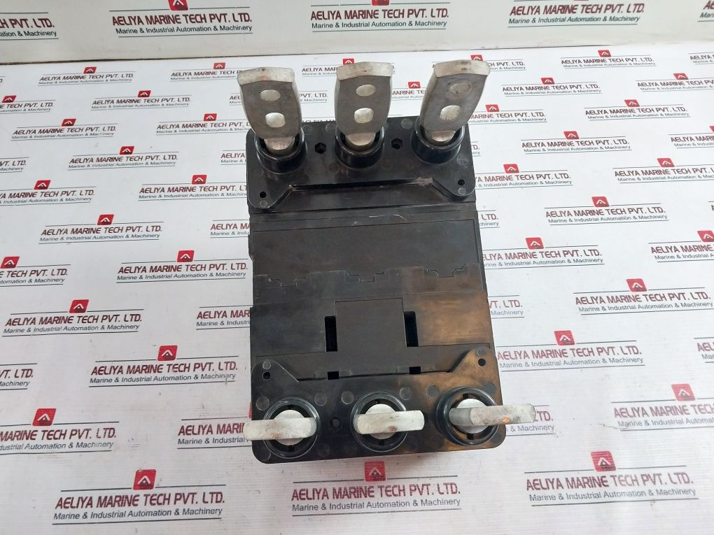 Fuji Electric Ea803B Molded Case Circuit Breaker 700A Bb3Meb-700