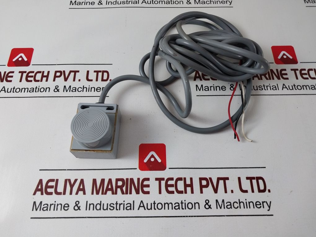 Fuji Electric Pew-30N Proximity Switch