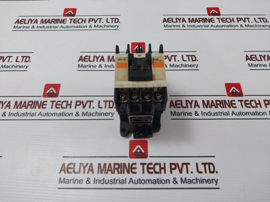 Fuji Electric Sh-4 Magnetic Contactor 4Sh422 400-440V 60Hz