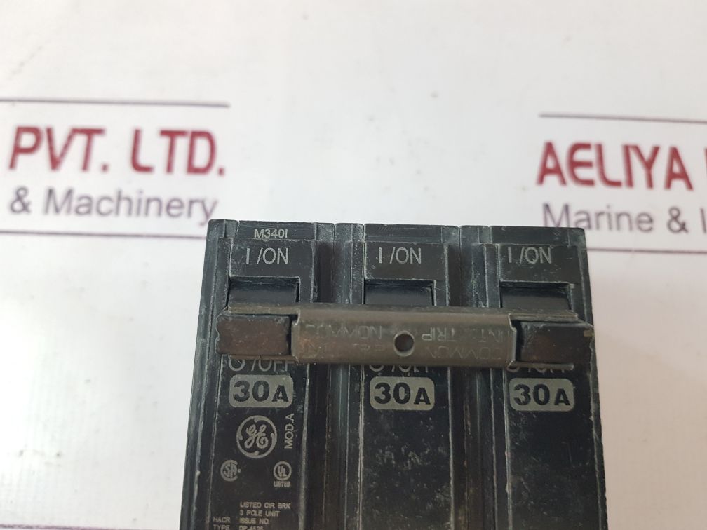 General Electric Dp-4525 Circuit Breakers