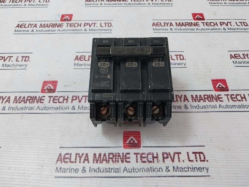General Electric Rv-2937 Circuit Breakers E-11592 Type Thhqb 30A 3-pole Unit