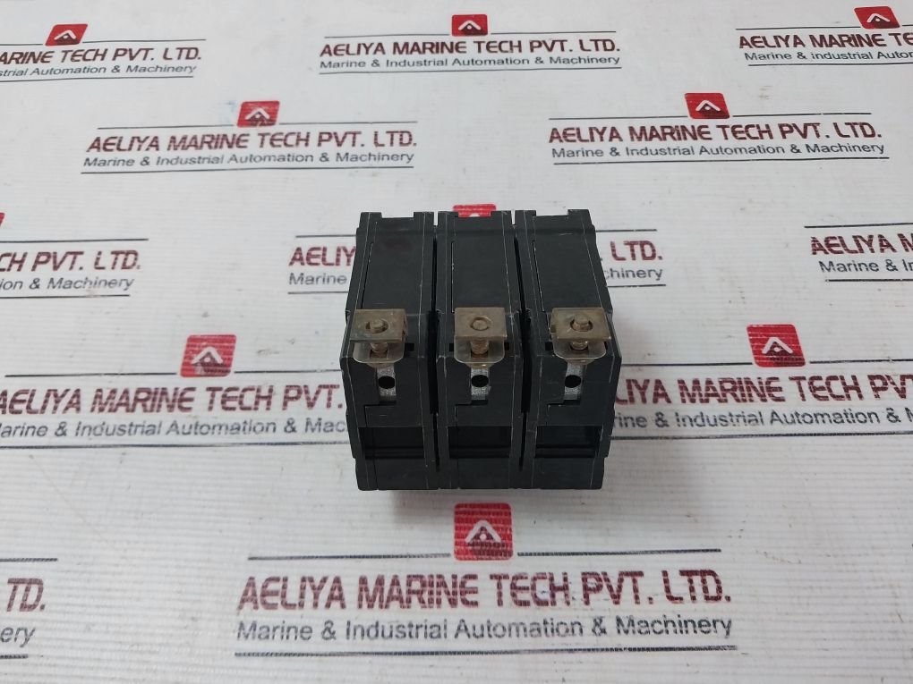 General Electric Rv-2937 Circuit Breakers E-11592 Type Thhqb 30A 3-pole Unit