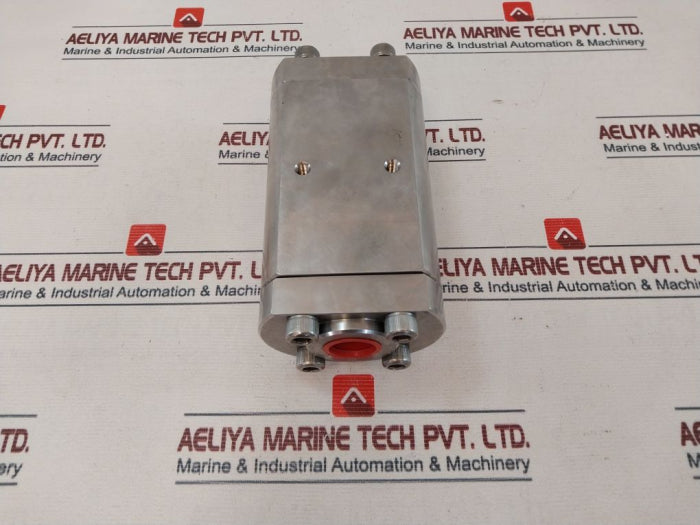 Gilmore 1”Nptf-2 Shuttle Valve