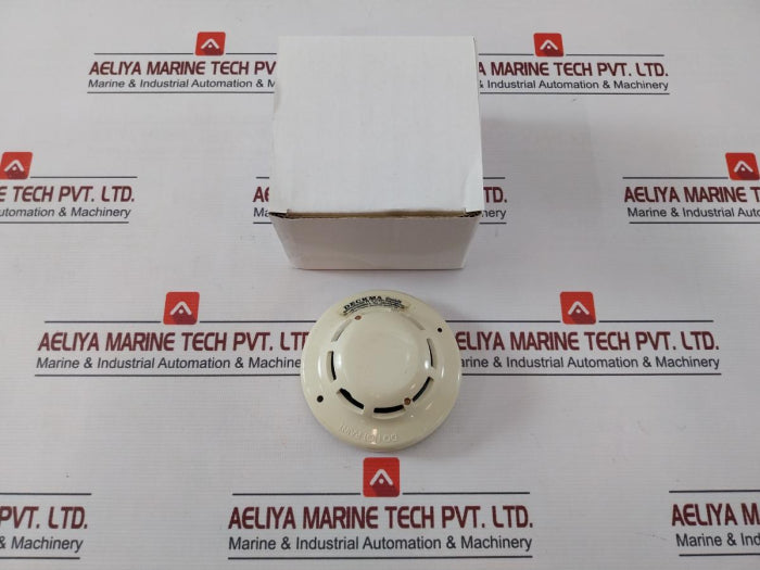 hochiki-slr-e3nm-conventional-photo-electric-smoke-detector-9-5-30vdc-max-40ma