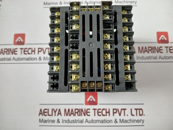 honeywell-dcp1021170100000-digital-controller-dcp100-100-240-vac-2a