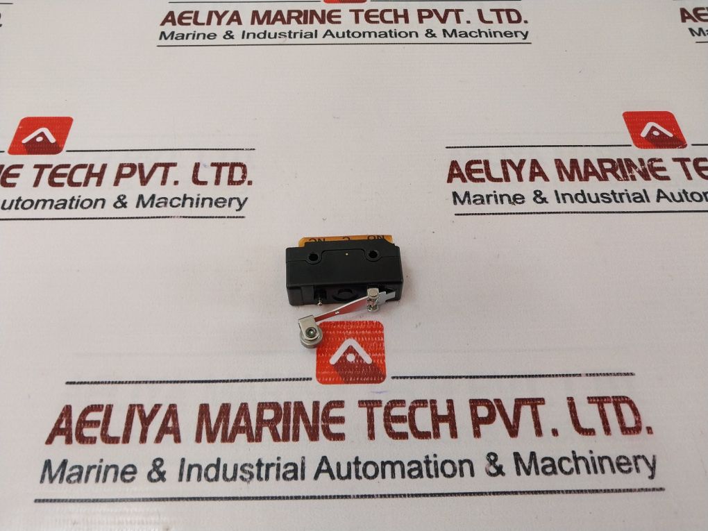 Honeywell Dt-2Rv212-a7 Reversed Roller Lever Switch 0.15A-250Vdc