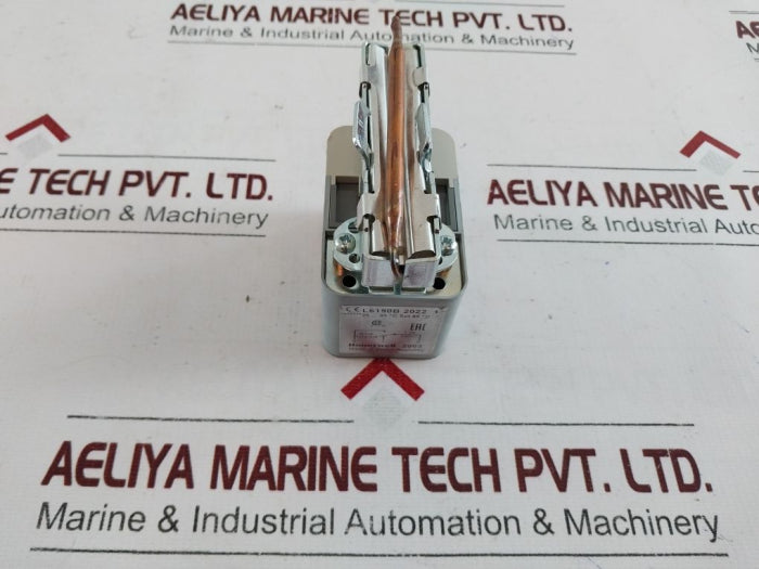 Lot Of 2X Honeywell L6190B 2022 1 Aquastat Control 