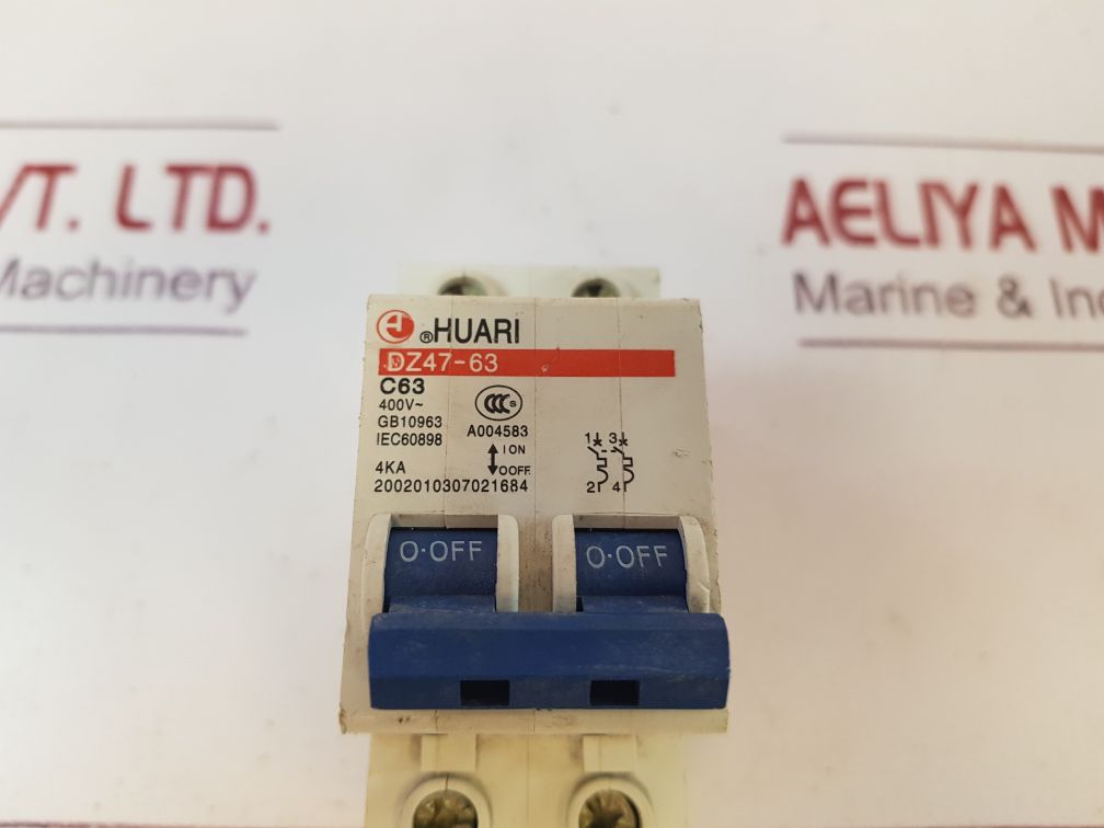 Huari Dz47-63 C63 Circuit Breaker