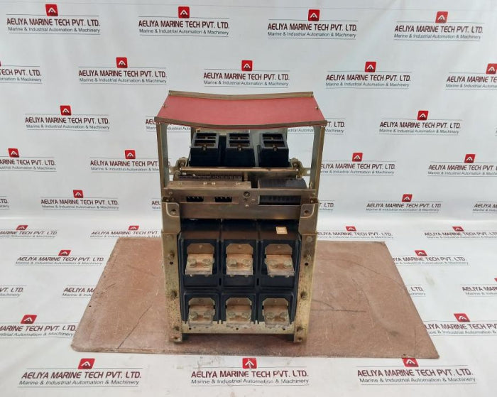 Hyundai Hat 12 3 Pole Air Circuit Breaker 660V Ac 50/60 Hz 400 A (Not Working)