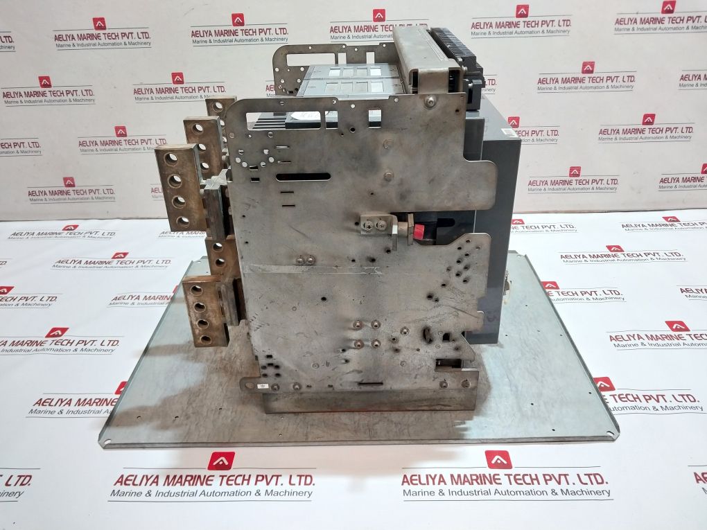 Hyundai Uan32b3a M2c2s268p Air Circuit Breaker