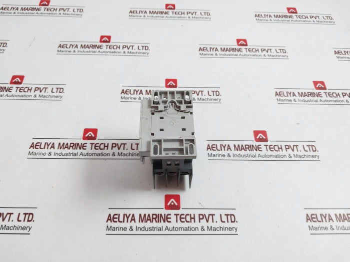 Hyundai Umc 18 Magnetic Contactor 40A K60947-4-1 Ac3-0-0 50/60Hz 26Kgf-cm 220V~