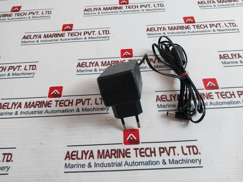 Icom Bc-213 Battery Charger For Walkie Talkie Dys612-120100V-k