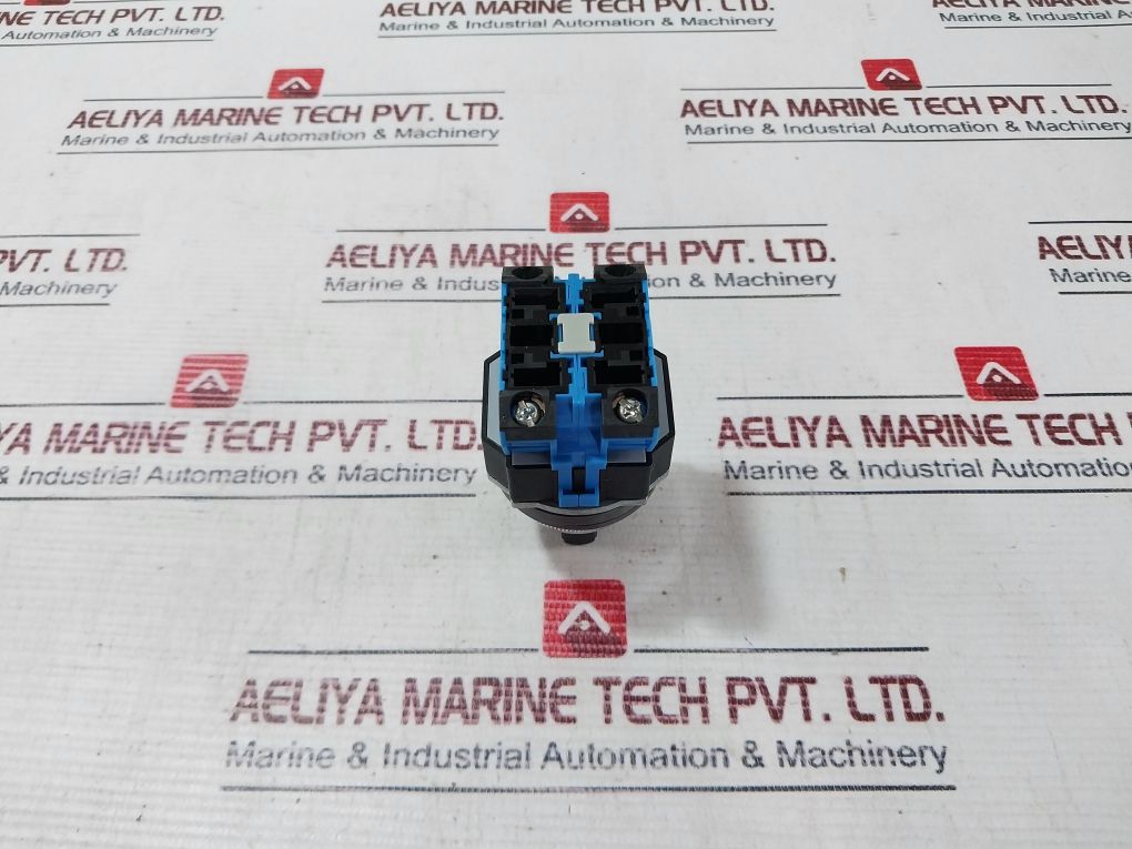 Idec Asd3320N Selector Switch Control Unit 10A 600V