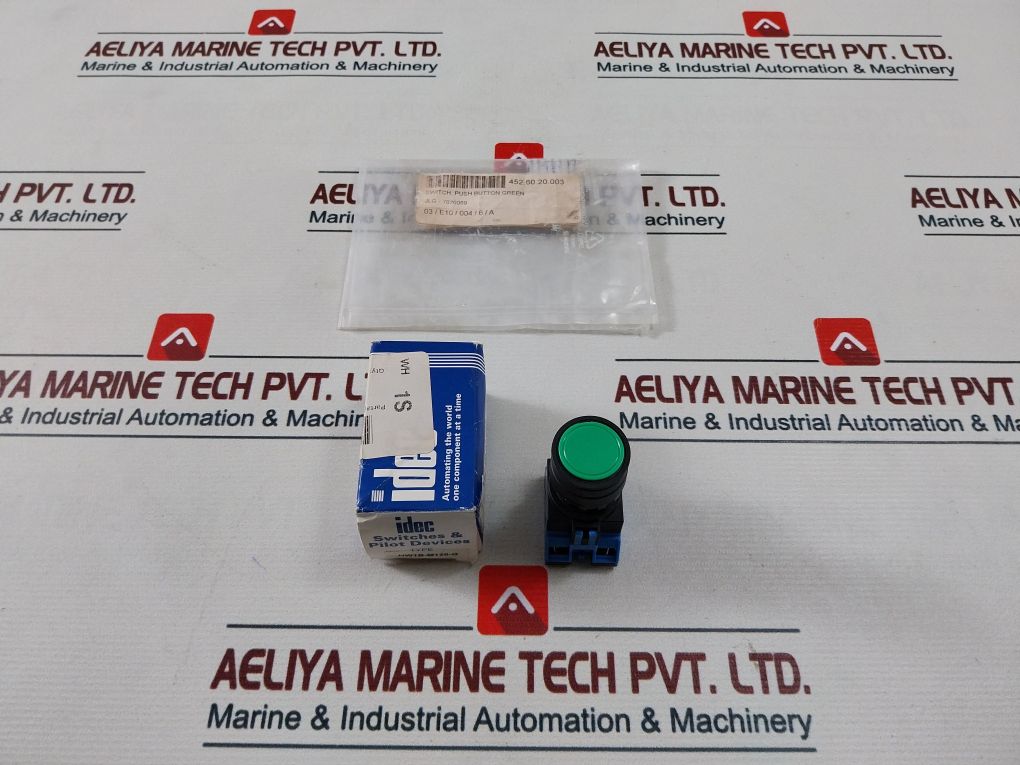 Idec Hw1B-m120-g Green Pushbutton Switch Hw-g10 600V