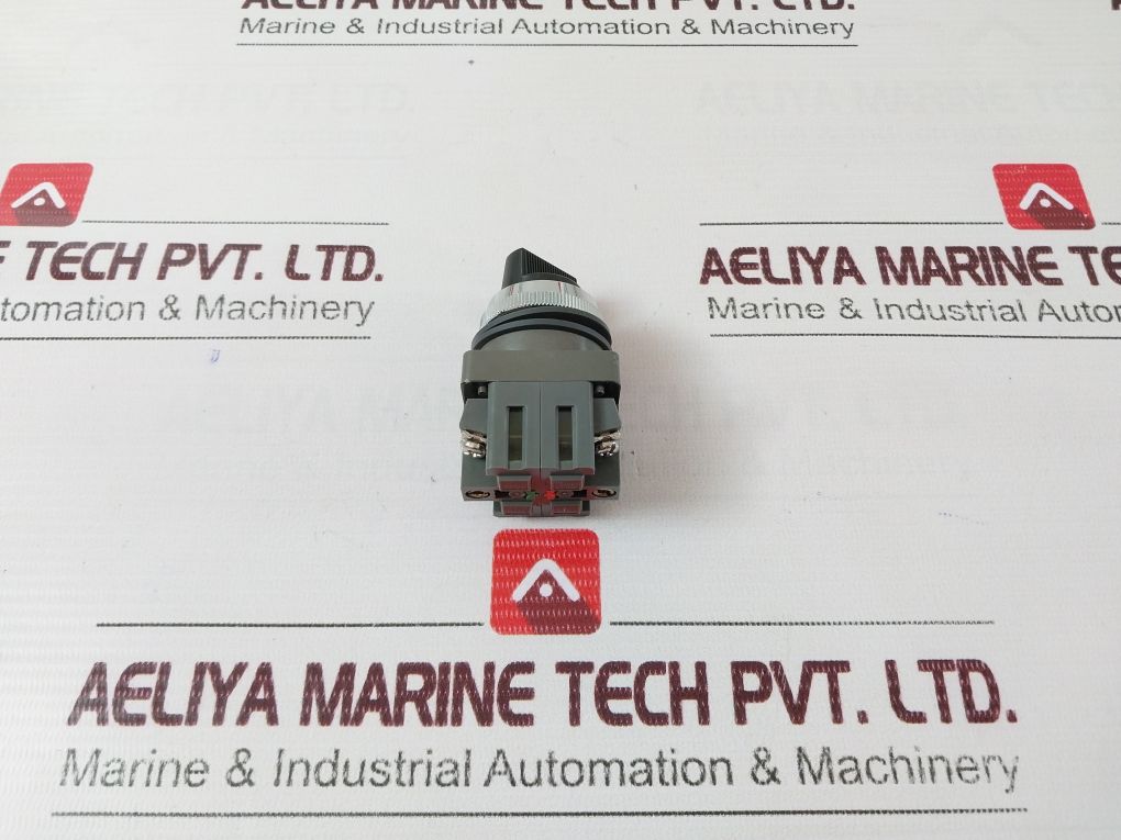 Idec Izumi 41-10570 Selector Switch Ac300V 3A