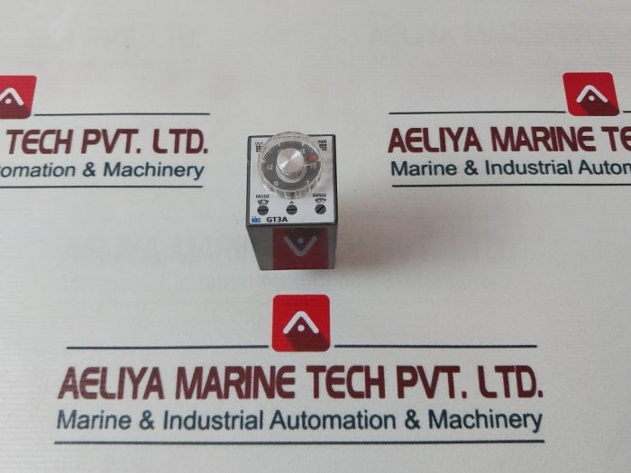 Idec Izumi Gt3A-3Af20 Electronic Timer 5A 240 Vac