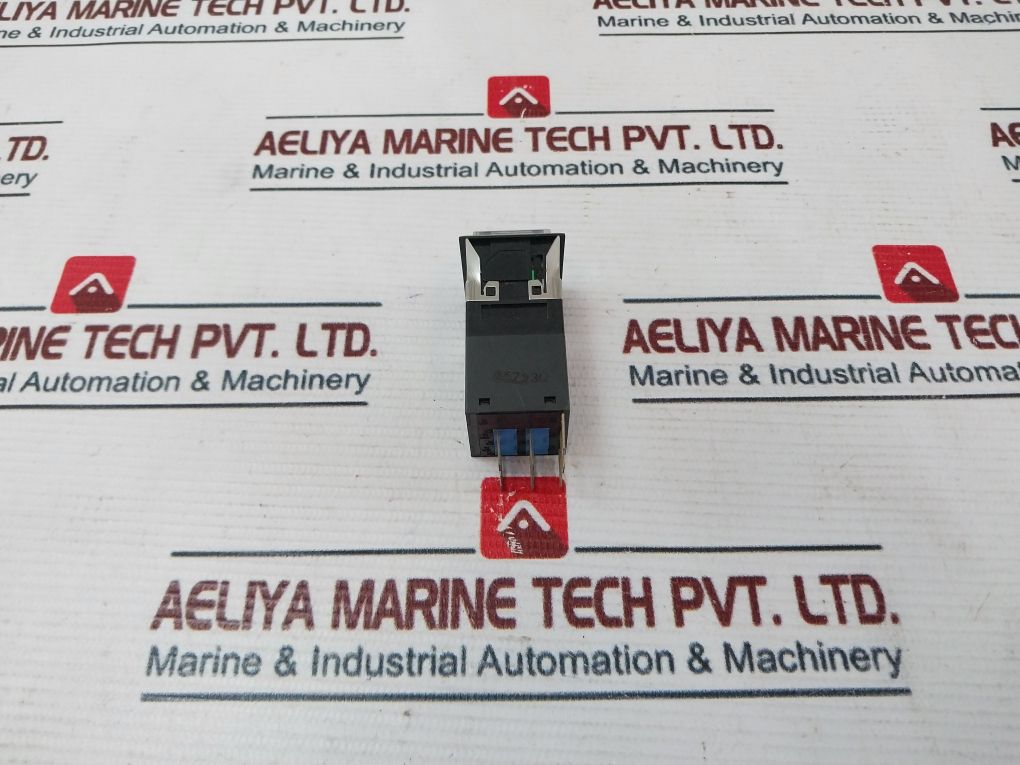 Idec Mc2D-m60B Lighted Switch Control Unit