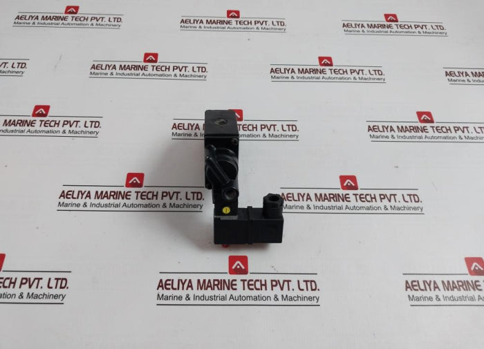 imi-norgren-12j-solenoid-valve-12vdc-ku21wf-0-17a-ip65