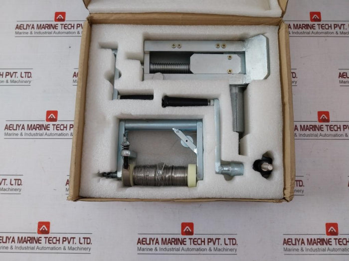 Impa 330752 Portable Fire Hose Binding Machine Chrome Vanadium 10Mm Set