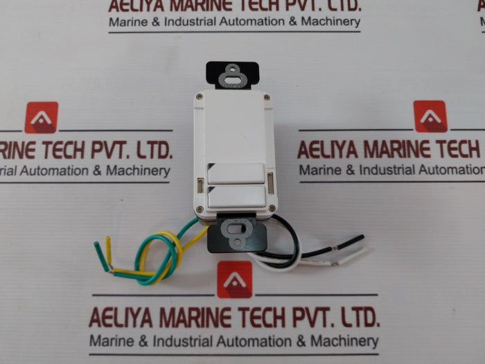 inncom-s217d4-wall-switch-01-9993-d4zb-02wh-blank-12vdc-240ma-3-5a