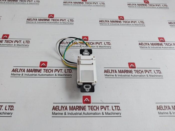 inncom-s217d4-wall-switch-01-9993-3-5a-120vac-60hz-400w-12vdc-240ma