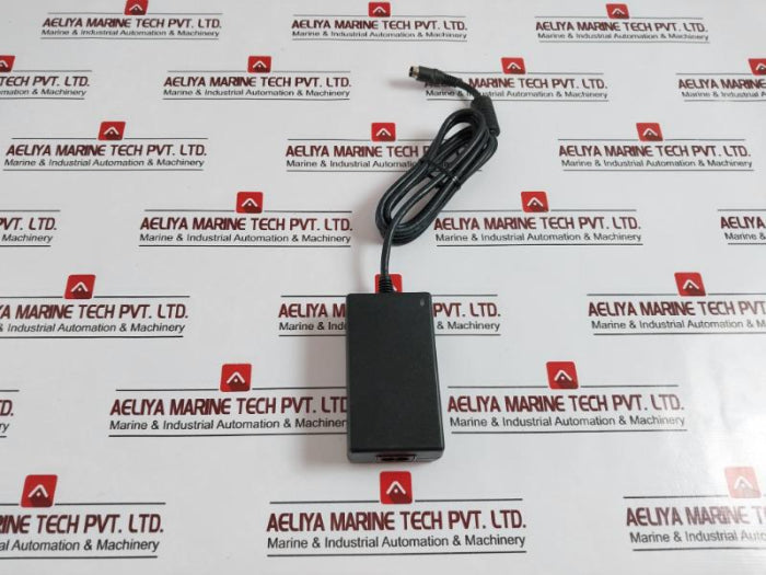 Iomega Da-30C03 Ac Power Supply Adapter 100-240Vac, 50-60Hz Max 25.5W, 30941702