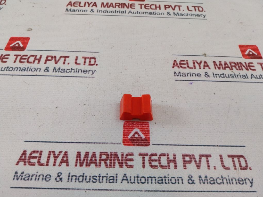 Lot Of 8X Iron 867 Coupling Element 17