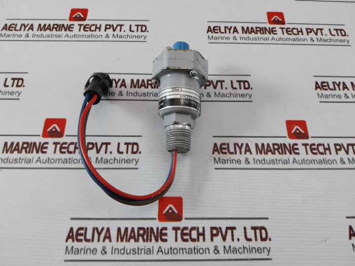 Itt Neo-dyn 115P2S2304 Pressure Switch 125/250 Vac 100Psig