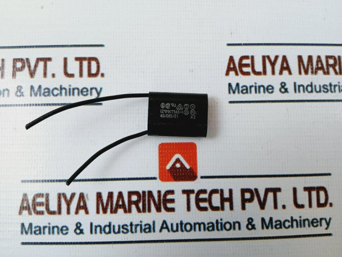 Lot Of 9X Iz9Mkt565-1 40/085/21 Capacitor 250V