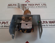 Johnson controls f61kb-11c flow control switch