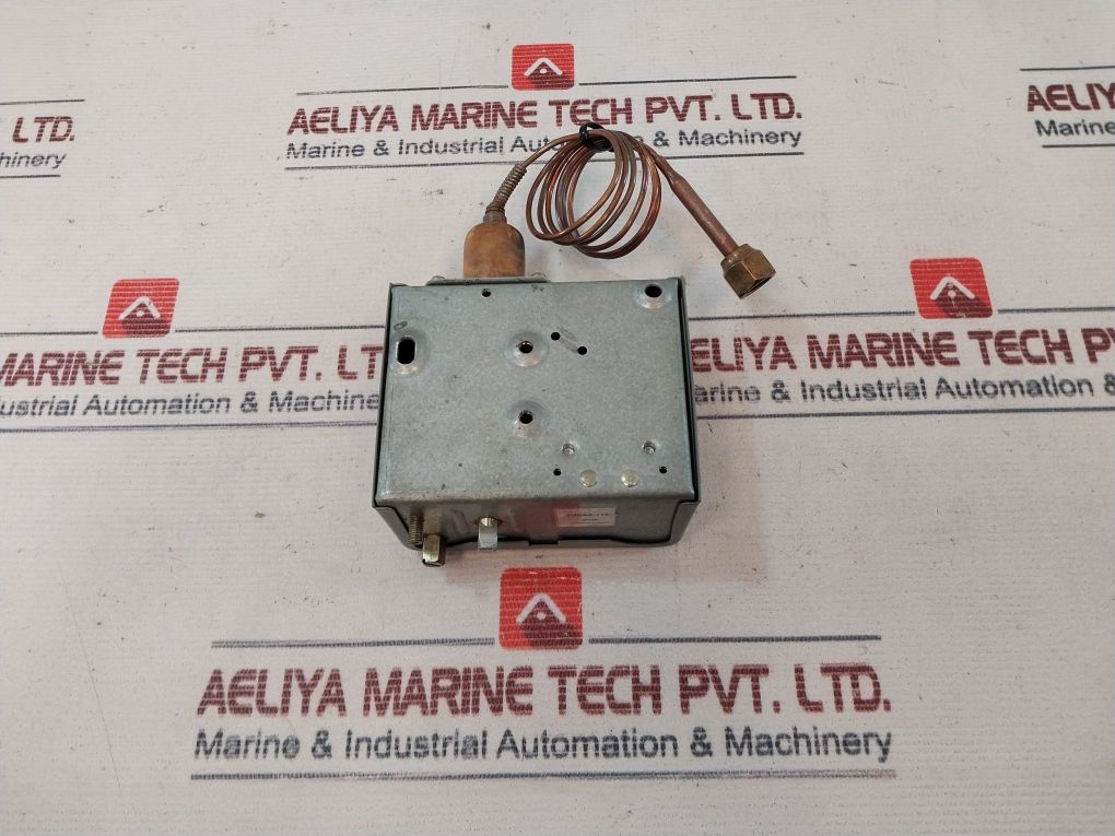 Johnson Controls P70Aa-118 Pressure Fan Cycling Control