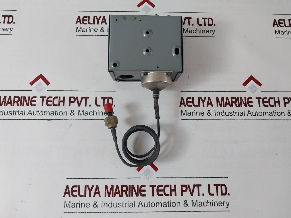 Johnson Controls P70Ab-2C Low Side Pressure Control – Aeliya Marine