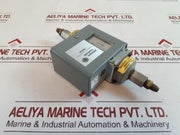 Johnson Controls P74Ea-9701 Pressure Control 1-4 Bar