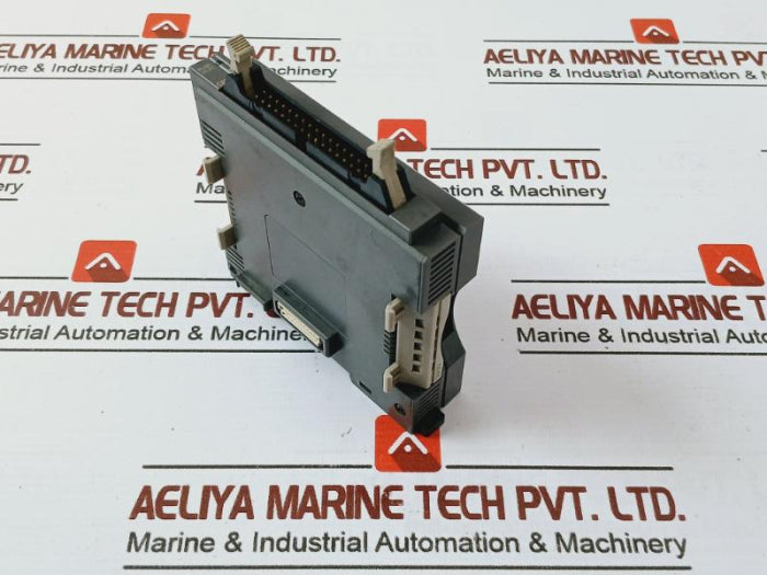 Keyence Kz-c32T 32-points Transistor Output Unit 55Ma 3116209 477-h-c02-01