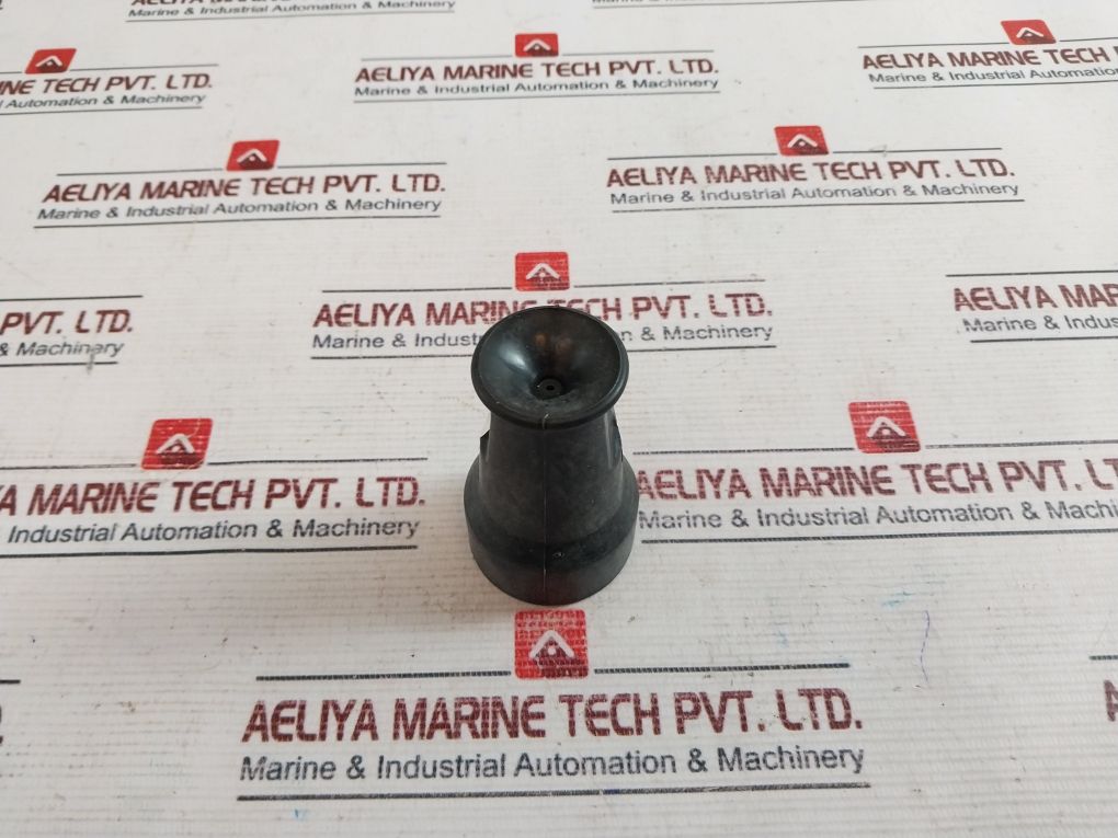 Kopp 1807.1600.3 Socket Elec Schuko 2-pin+Earth Rubber Plug