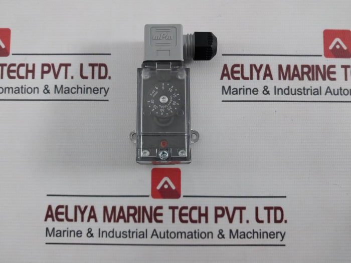 kromschroder-dg-40vc1-6wg-pressure-switch-for-gas-75455261-12-250vac-20-70-c