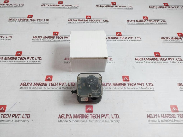 Kromschroder Dl50A-31 Pressure Switch 84444490 Ce-0085Ap0466 Ip54 300Mbar 240Vac