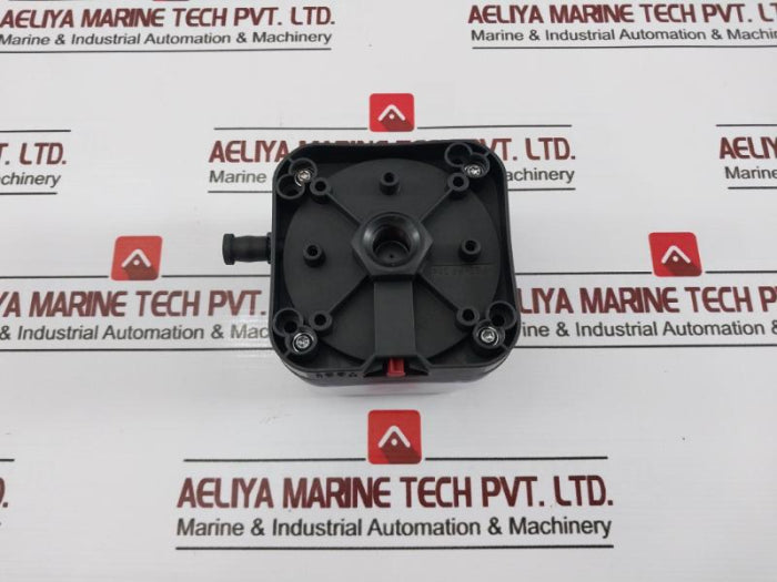 Kromschroder Dl50A-31 Pressure Switch For Combustion Air 84444490