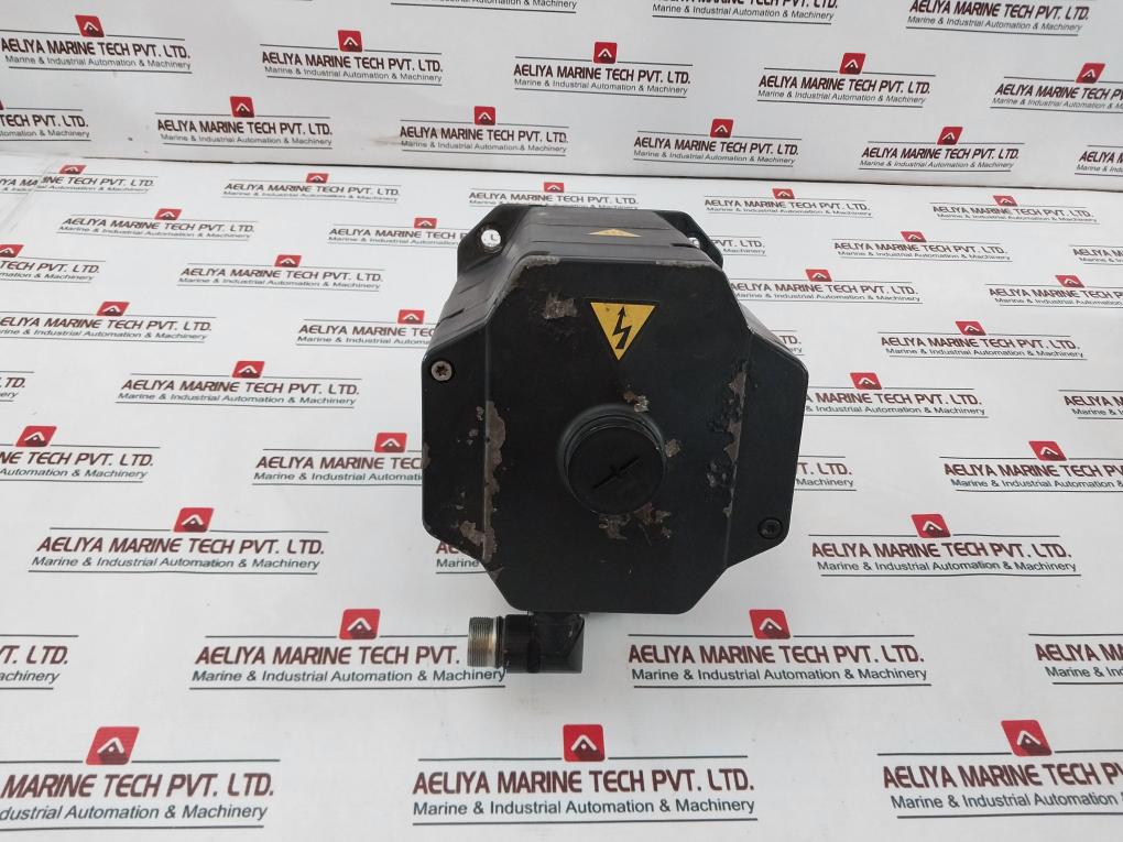 Kuka 1Fk7081-5Ay81-1Sy3-z S44 Synchronous Motor 2.5Kw 5.4A